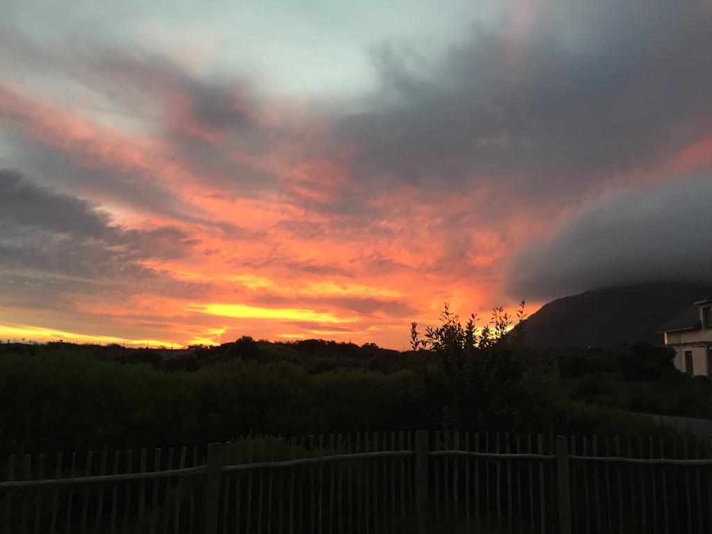 Sunset Splendour Guesthouse Noordhoek Buitenkant foto